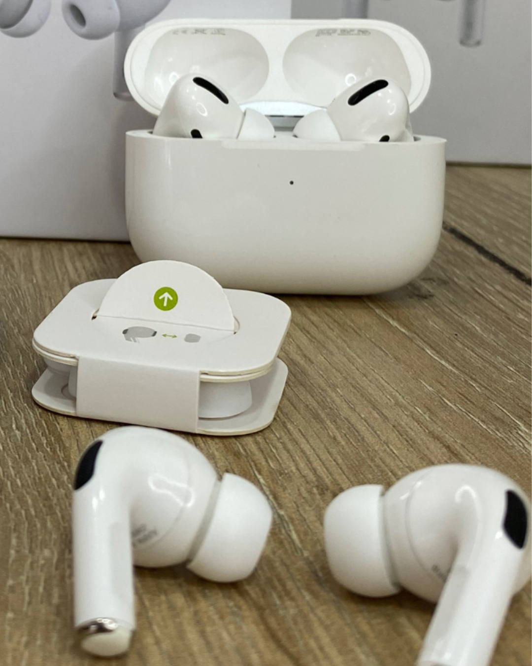 Combo Inteligente #6 Audífonos Pro (1.1) + Batería portátil para iPhone - Marca MagSafe 5.000 mAh.